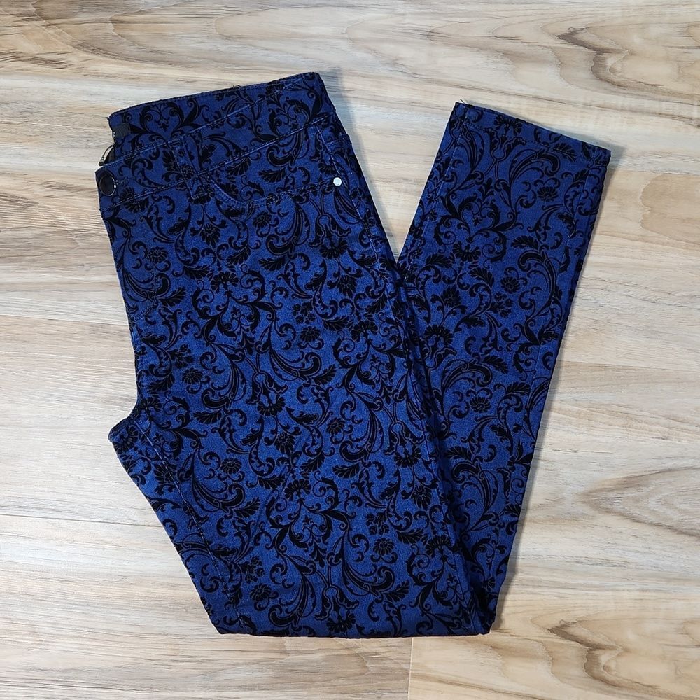 🔹️Forever 21 Blue w/Black Flocked Print Pants Size 10 - Picture 2 of 13